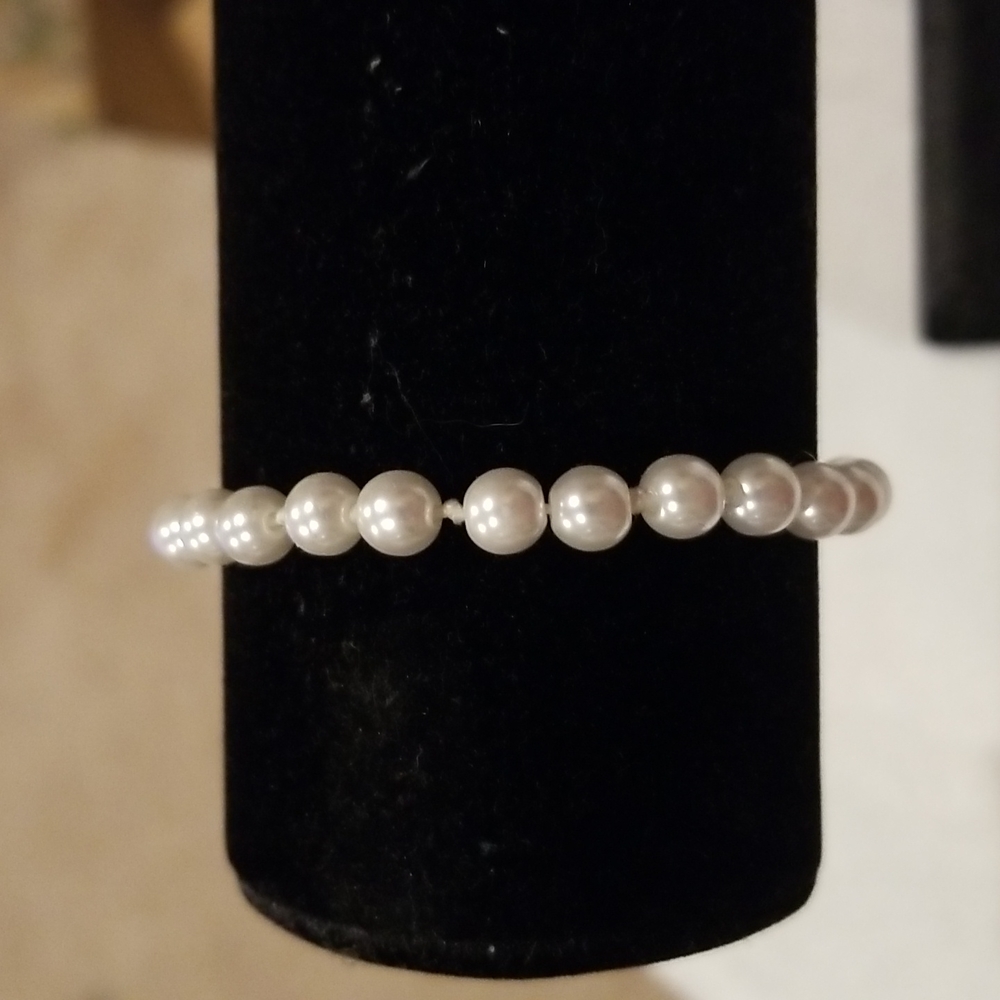 Pearl bracelet
